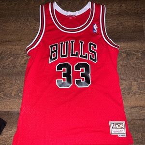 BRAND NEW bulls jersey